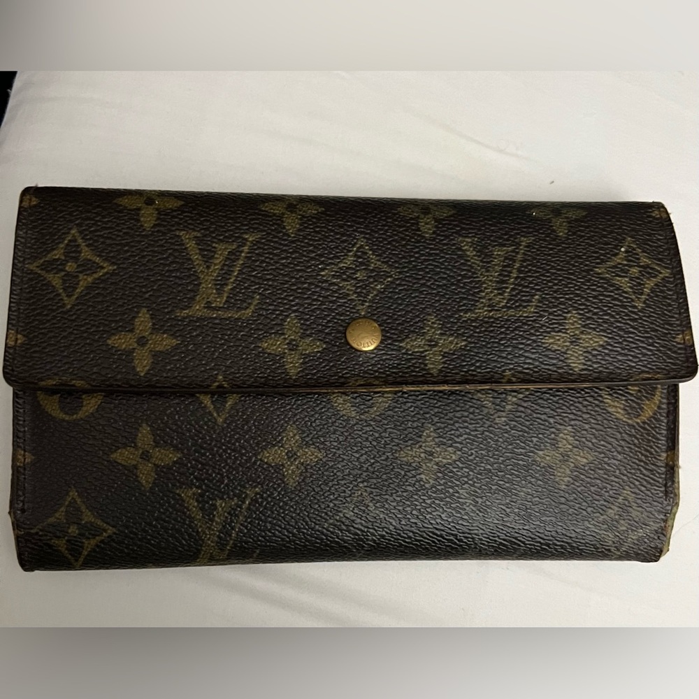 Authentic LV wallet